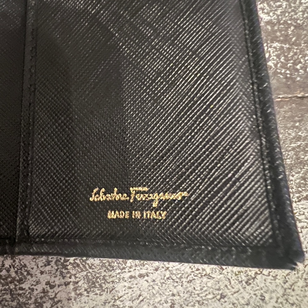Salvatore Ferragamo Wallet GUC - Picture 3 of 6